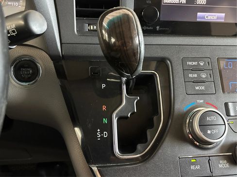 Used 2015 Toyota Sienna XLE w/ XLE Navigation Package AWD/4WD image 46
