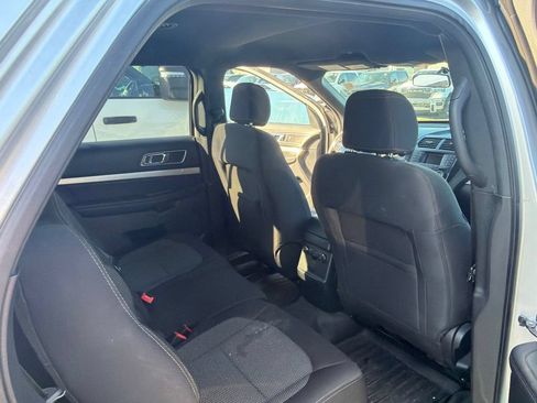 Used 2017 Ford Explorer XLT AWD/4WD image 28