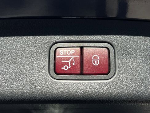 Certified 2026 Mercedes-Benz GLC 300 4MATIC image 32