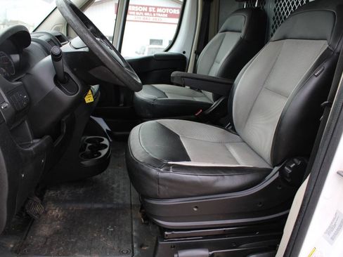 Used 2015 RAM ProMaster 1500 FWD image 9
