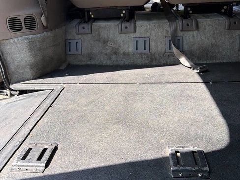 Used 2003 Chrysler Town & Country Limited image 28