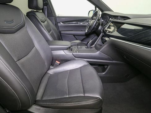 Used 2020 Cadillac XT6 Premium Luxury image 19