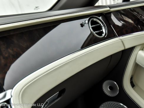 Used 2020 Bentley Continental GT image 50