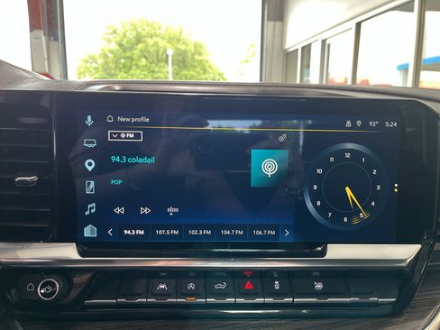 Used 2025 Chevrolet Silverado 1500 LT RWD image 19
