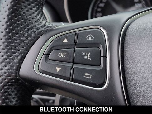 Certified 2018 Mercedes-Benz GLC 300 4MATIC image 17