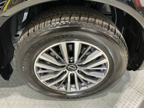 Used 2024 Nissan Armada SL w/ Captain's Chairs Package image 38