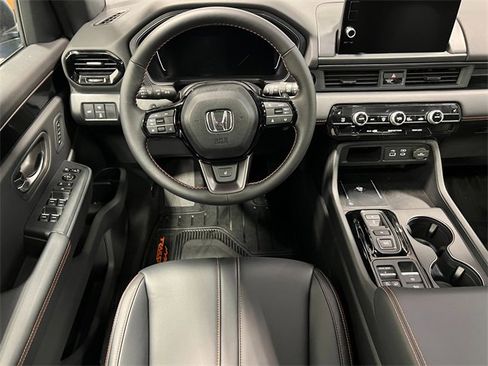 New 2025 Honda Pilot TrailSport image 14