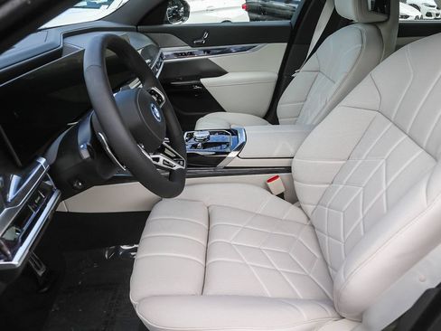 Used 2026 BMW 750e xDrive AWD/4WD image 14