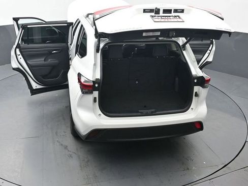Certified 2023 Toyota Highlander XLE image 58