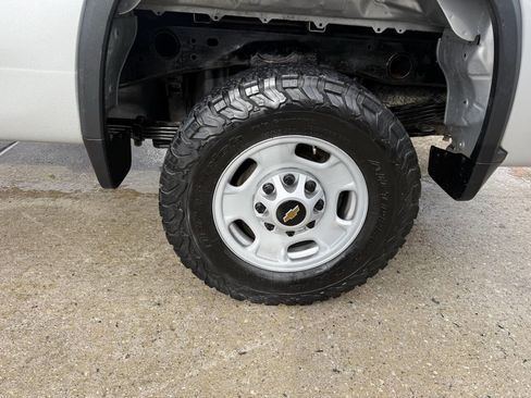 Used 2023 Chevrolet Silverado 2500 W/T w/ WT Convenience Package AWD/4WD image 31