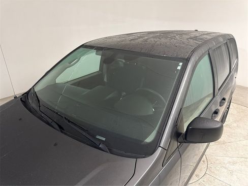 Used 2019 Dodge Grand Caravan SE w/ UConnect Hands-Free Group image 14