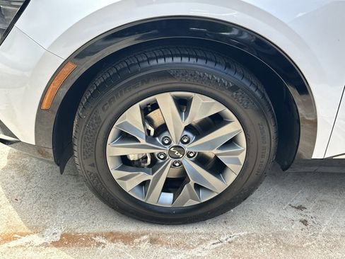 Certified 2023 Kia Sportage SX FWD image 11