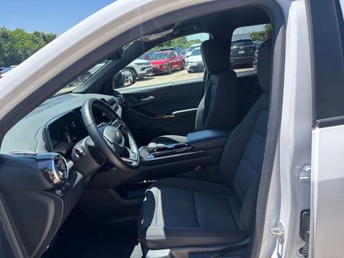Used 2025 Chevrolet Equinox LT AWD/4WD image 27