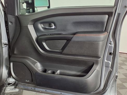 Used 2024 Nissan Titan PRO-4X w/ Pro-4x Convenience Package image 8
