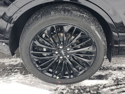 New 2026 Lincoln Corsair Premiere image 5