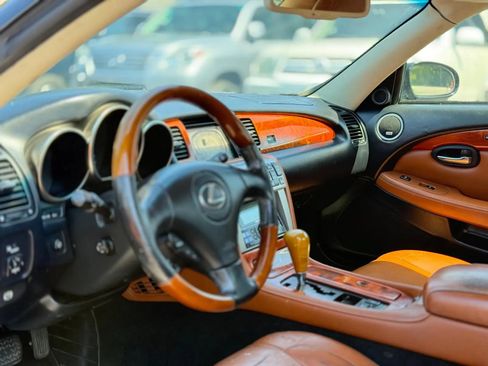 Used 2004 Lexus SC 430 Convertible w/ Preferred Accessory Pkg RWD image 22