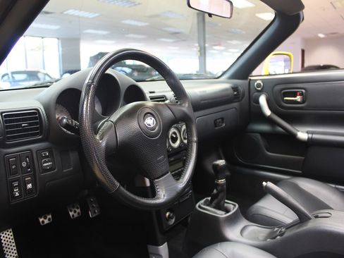 Used 2004 Toyota MR2 image 27