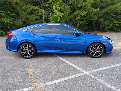 Used 2021 Honda Civic Sport image 3