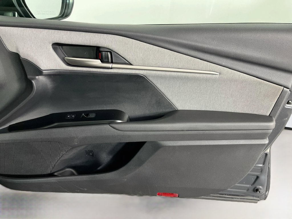 Used 2026 Toyota Camry LE FWD image 32