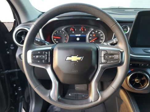 Used 2025 Chevrolet Blazer LT FWD image 19