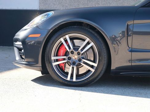 Used 2017 Porsche Panamera Turbo w/ Carbon Fiber Interior Package AWD/4WD image 9