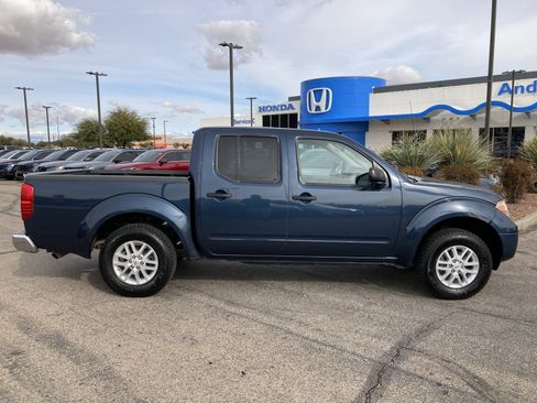 Used 2019 Nissan Frontier SV image 4