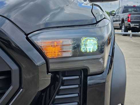 Used 2024 Toyota Tacoma TRD Off-Road AWD/4WD image 11