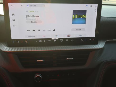 Used 2025 Ford Explorer ST image 18