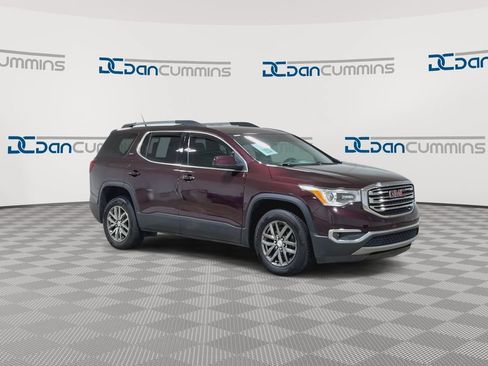 Used 2017 GMC Acadia SLT FWD image 2