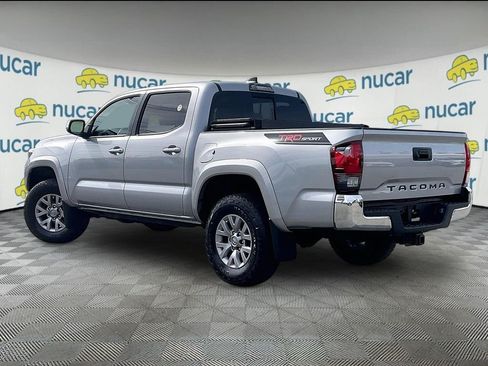 Used 2018 Toyota Tacoma SR5 AWD/4WD image 4