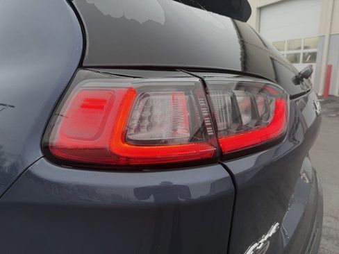 Certified 2021 Jeep Cherokee Latitude Lux w/ Comfort/Convenience Group image 4