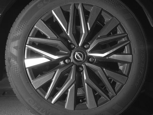 Used 2025 Nissan Altima 2.5 SV image 15