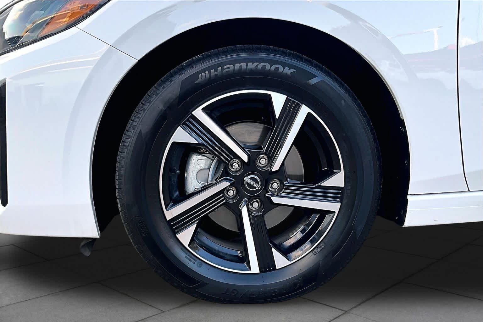 Used 2025 Nissan Sentra SV FWD image 11