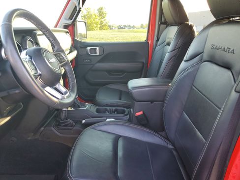 Used 2019 Jeep Wrangler Unlimited Sahara image 18