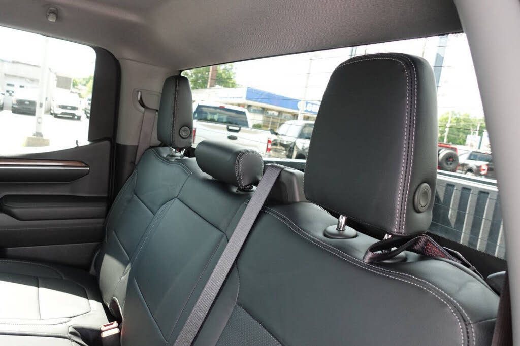 Used 2024 Chevrolet Silverado 1500 LT AWD/4WD image 25