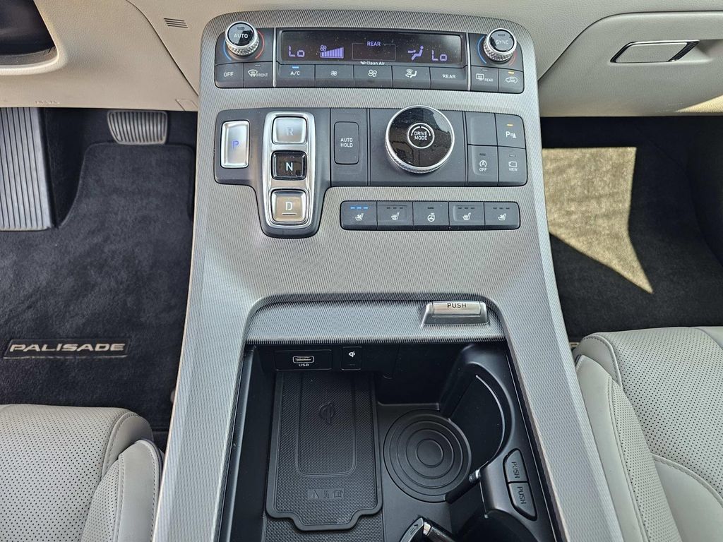 Used 2022 Hyundai Palisade Limited FWD image 32
