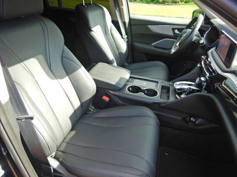 Used 2025 Acura MDX SH-AWD image 17