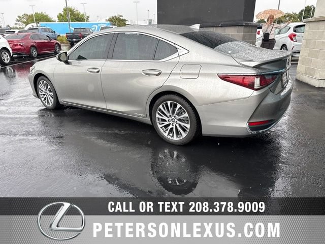 Used 2019 Lexus ES 300h w/ Premium Package FWD image 4