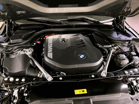 New 2027 BMW 550e xDrive AWD/4WD image 14