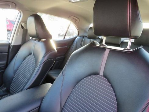 Certified 2022 Toyota Camry SE image 16