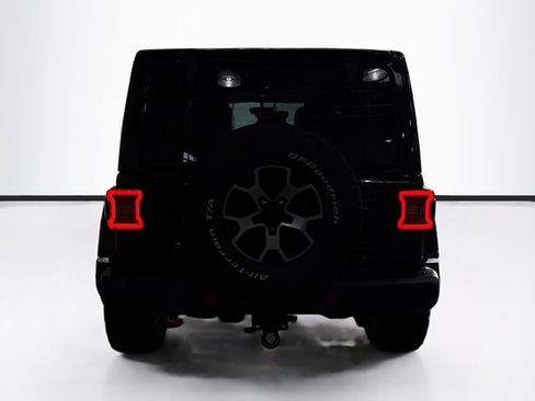 Used 2018 Jeep Wrangler Unlimited Rubicon w/ Dual Top Group image 7