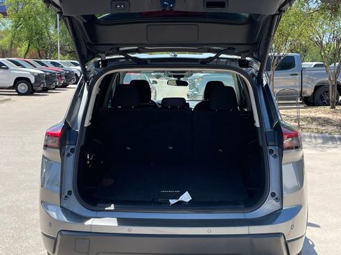 Used 2024 Nissan Rogue SV image 21