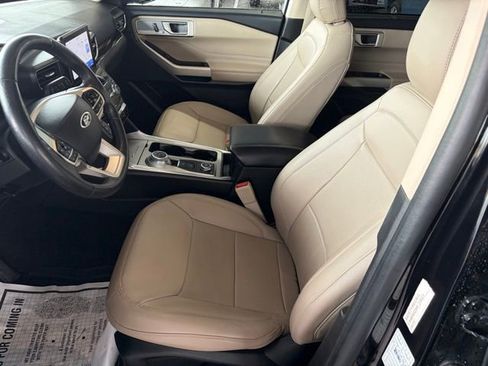 Used 2023 Ford Explorer Limited image 10