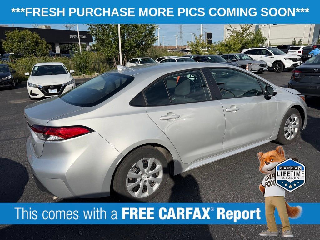 Used 2025 Toyota Corolla LE FWD image 4