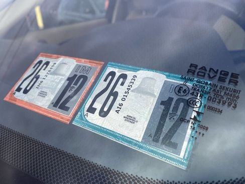 Used 2015 Land Rover Range Rover Evoque Pure image 8