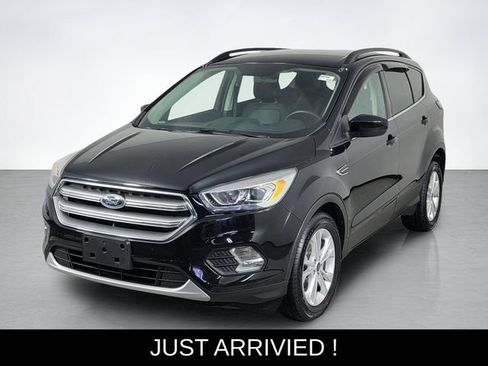 Used 2017 Ford Escape SE w/ SE Leather Comfort Package FWD image 7