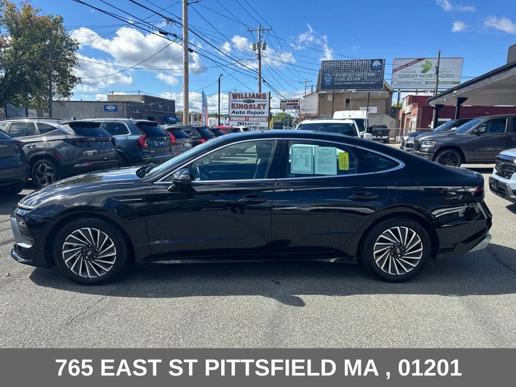 Used 2025 Hyundai Sonata SEL FWD image 4