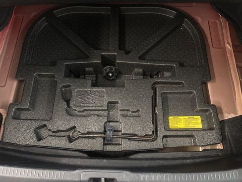 Used 2014 Toyota Camry LE image 28