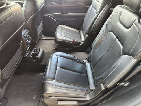 Used 2023 Jeep Grand Cherokee L Overland AWD/4WD image 32