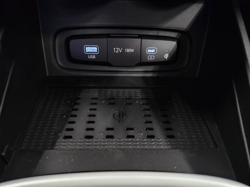 New 2026 Hyundai Venue SEL FWD image 9